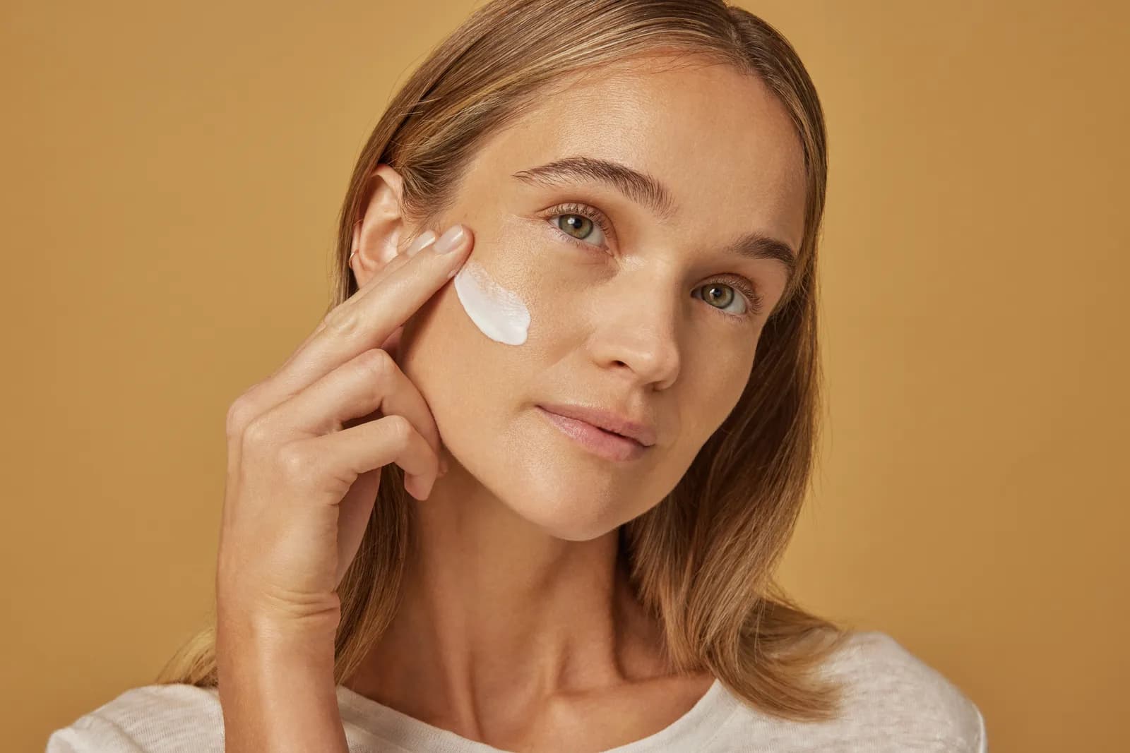 Kem Dưỡng Chống Nắng Daily SPF50+ (Xanh)